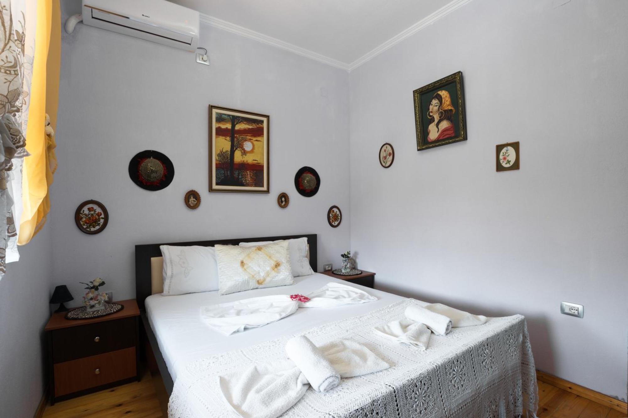 Leka Guesthouse Gjirokastër Buitenkant foto