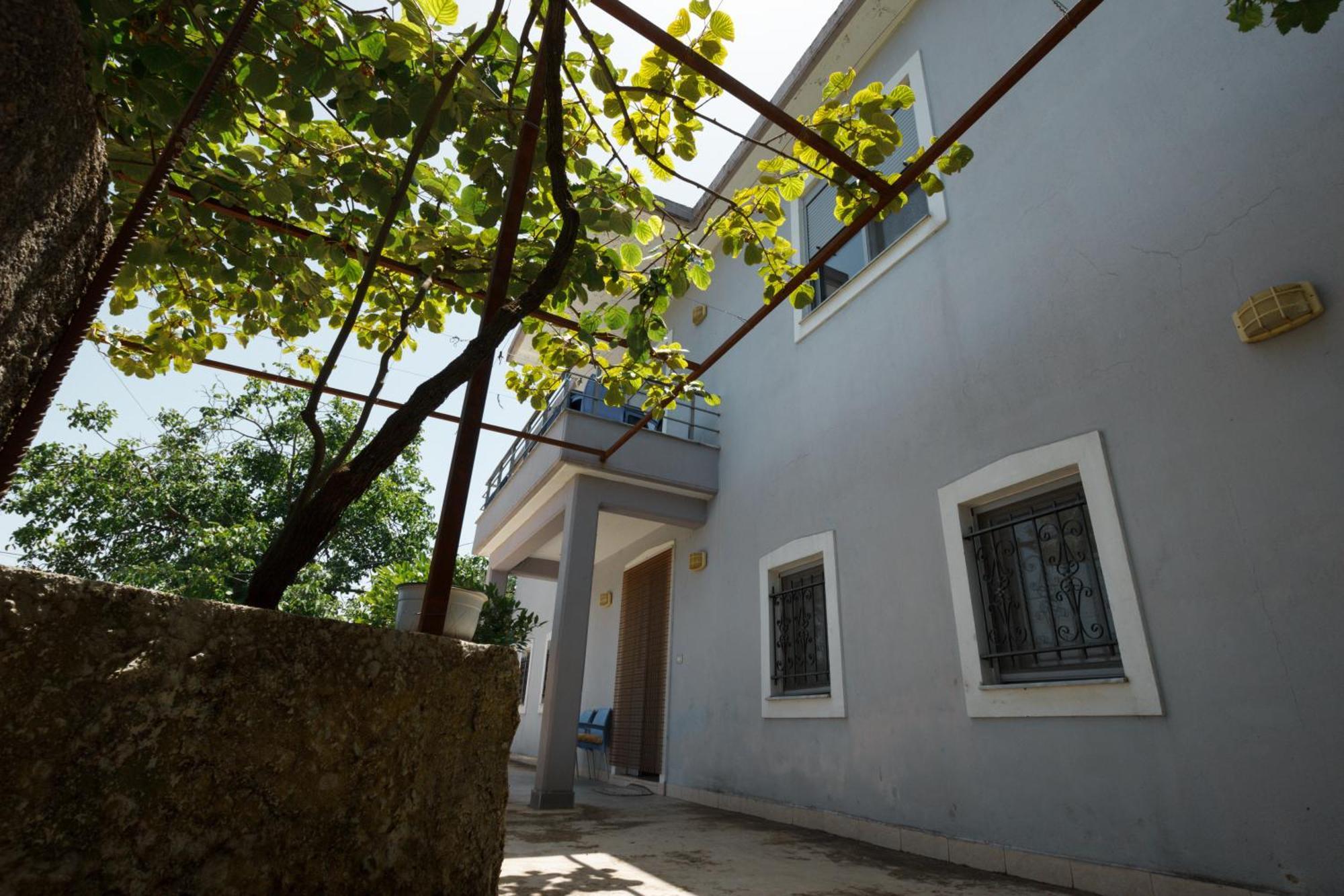 Leka Guesthouse Gjirokastër Buitenkant foto