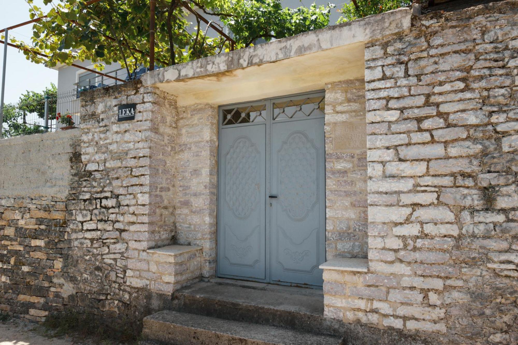 Leka Guesthouse Gjirokastër Buitenkant foto
