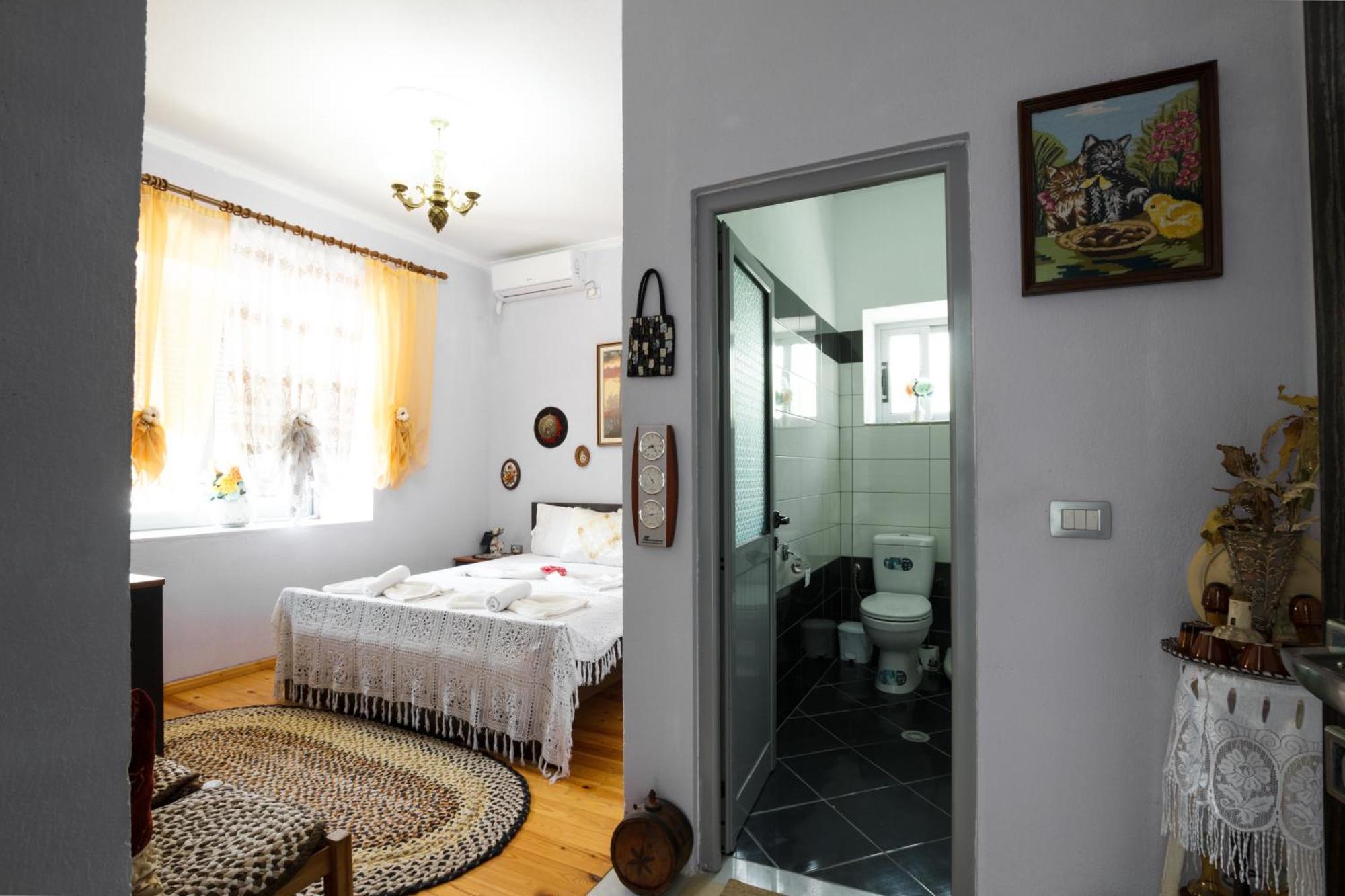 Leka Guesthouse Gjirokastër Buitenkant foto