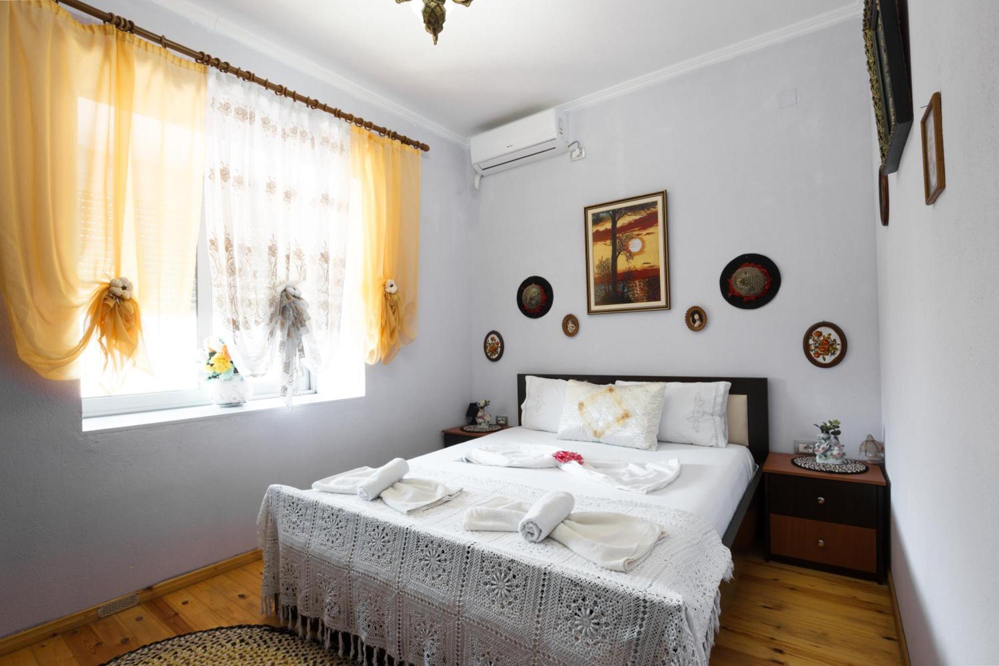 Leka Guesthouse Gjirokastër Buitenkant foto